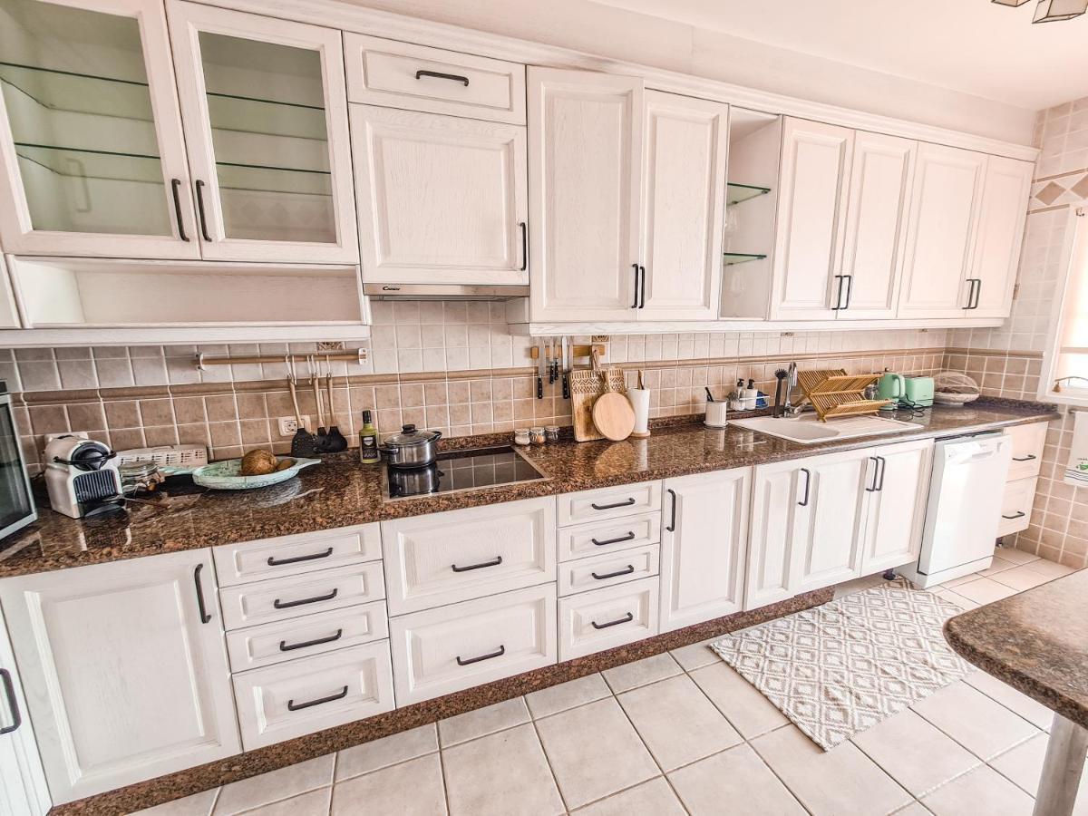 Oceanview Boutique House, 125 Sqm, Parking, Sunset Rooftop أذيخي المظهر الخارجي الصورة