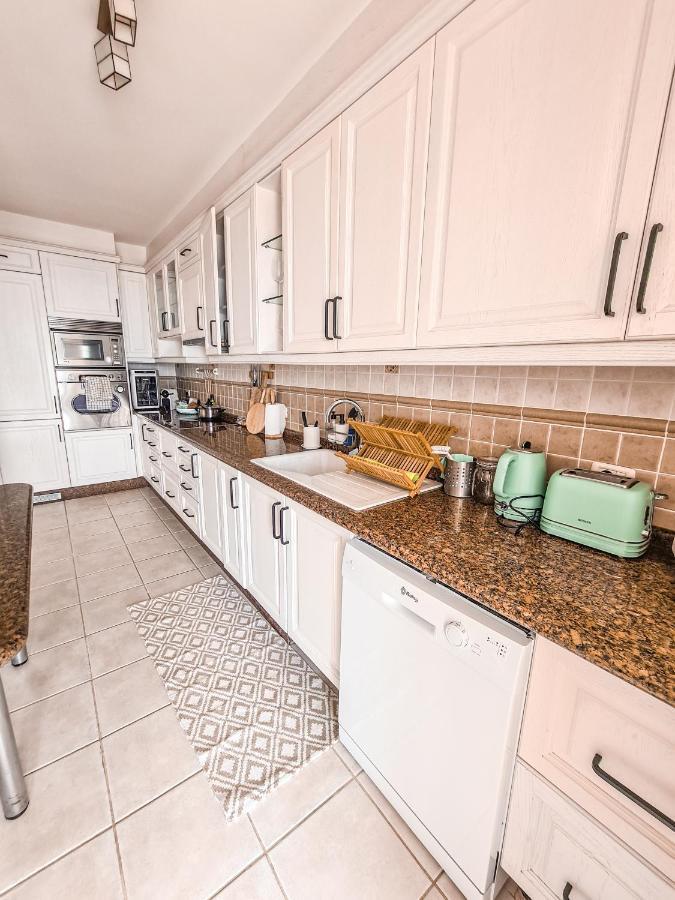 Oceanview Boutique House, 125 Sqm, Parking, Sunset Rooftop أذيخي المظهر الخارجي الصورة